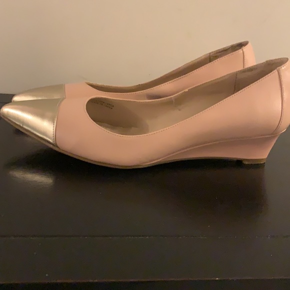 SOLD Ellen Tracy flats - Picture 2 of 3